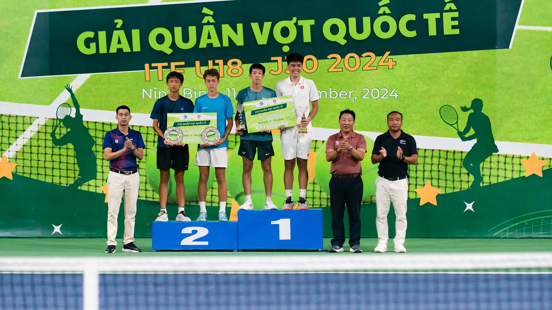 Một số hình ảnh trao giải Đôi Nam, Đôi Nữ tại Giải ITF U18 – J30 Ninh Bình 1